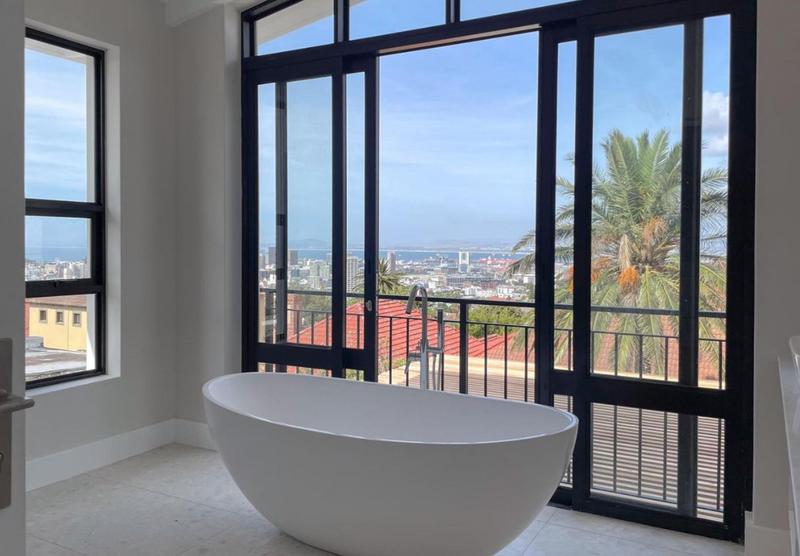4 Bedroom Property for Sale in Oranjezicht Western Cape